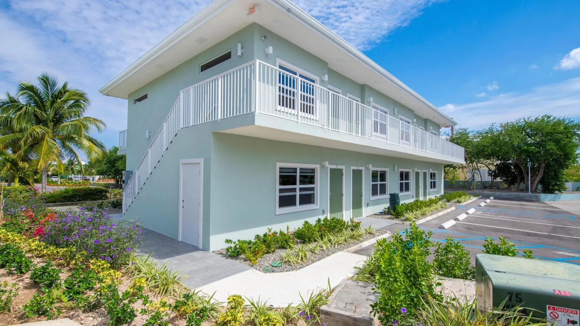Summertime Suites #49 West Bay